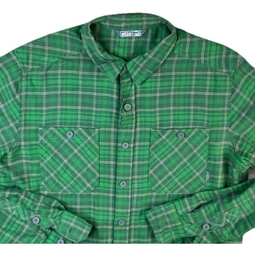 Stio Flannel Shirt Men Sz M Lightweight Button Front Long Sleeve Plaid Green